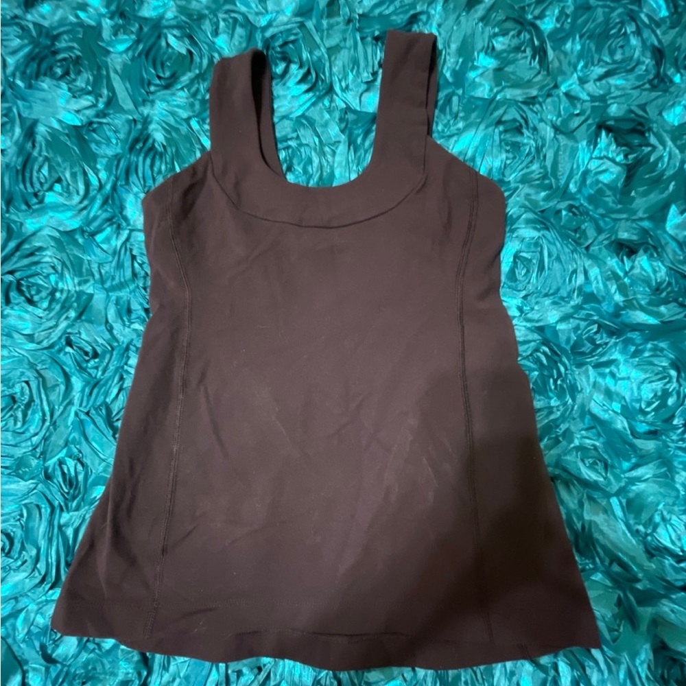 Lululemon Tank Top w/Built in Bra Size 4